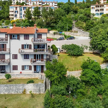 23 Apartment